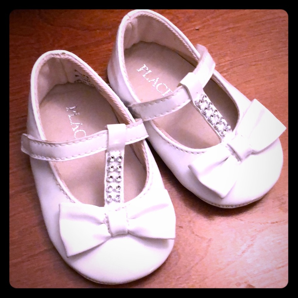 ❤️SOLD❤️3-6 month t-strap shoes